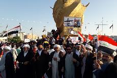 بالصور....شعبة التبليغ الدينى قسم الشؤون الدينية في العتبة الحسينية يشتركون بالمظاهرات السلمية