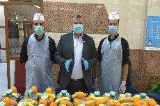 العتبة الحسينية تُساهم في تقديم الوجبات الغذائية للمصابين بالوباء والكوادر الطبية