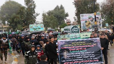 بالصور : برعاية العتبة الحسينية إقامة المسيرة الفاطمية في الموصل