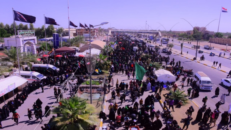 بالصور.. تدفق مليوني لزائري الاربعين على تخوم كربلاء