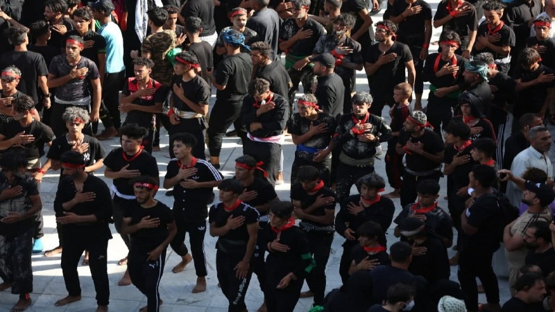 بالصور.. زوار كربلاء يواصلون أحياء اربعينية الامام الحسين (ع)