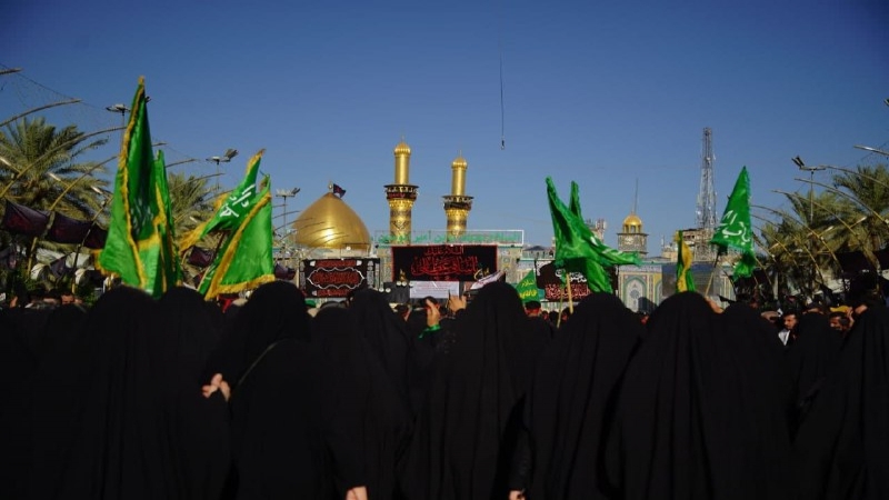 بالصور.. زوار كربلاء يواصلون أحياء اربعينية الامام الحسين (ع)