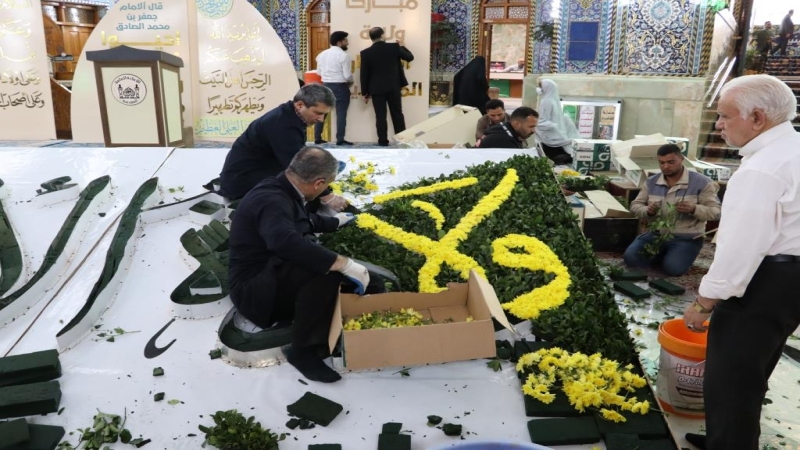 شاهد بالصور تحضيرات مستمرة لأحياء ذكرى ولادة الامام الحسين عليه السلام