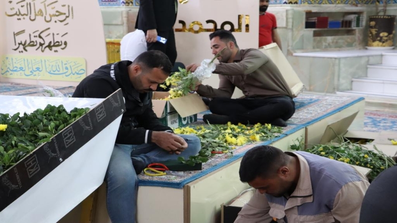 شاهد بالصور تحضيرات مستمرة لأحياء ذكرى ولادة الامام الحسين عليه السلام