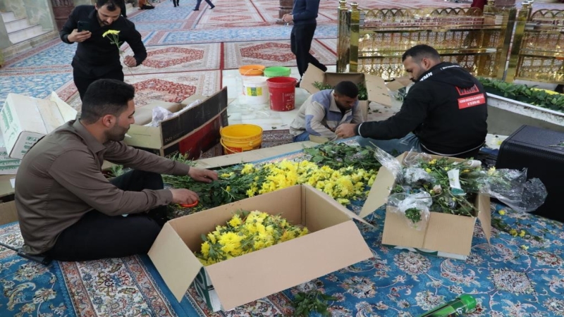 شاهد بالصور تحضيرات مستمرة لأحياء ذكرى ولادة الامام الحسين عليه السلام