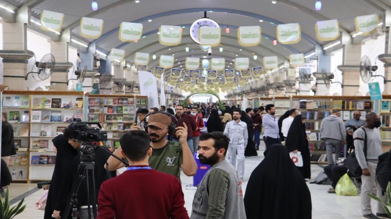 معرض كربلاء الدولي للكتاب يشهد إقبال واسع من قبل الزائرين والقراء