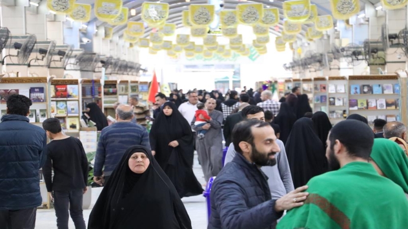 معرض كربلاء الدولي للكتاب يشهد إقبال واسع من قبل الزائرين والقراء