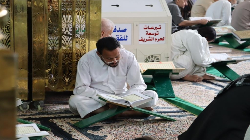 الختمة القرآنية جزء من الاعمال الرمضانية الحرم الحسيني المقدس